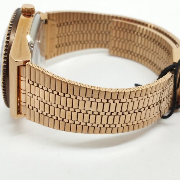 Timex Q Re-issue TW2U95700VQ Unisex 35mm Rose Gold S/Steel Day / Date Watch NWT - Picture 5 of 11